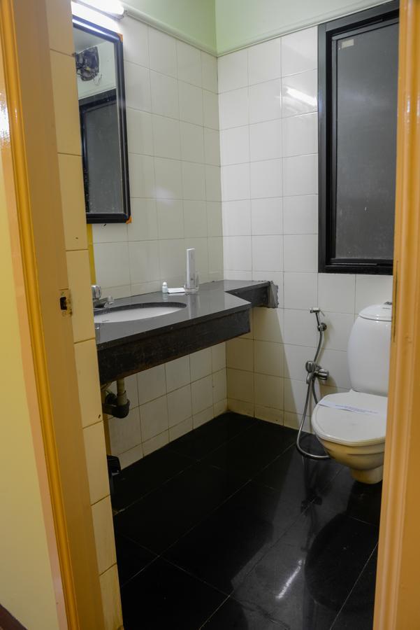 Oyo 14933 Rpr Residency Hotel เชนไน ภายนอก รูปภาพ
