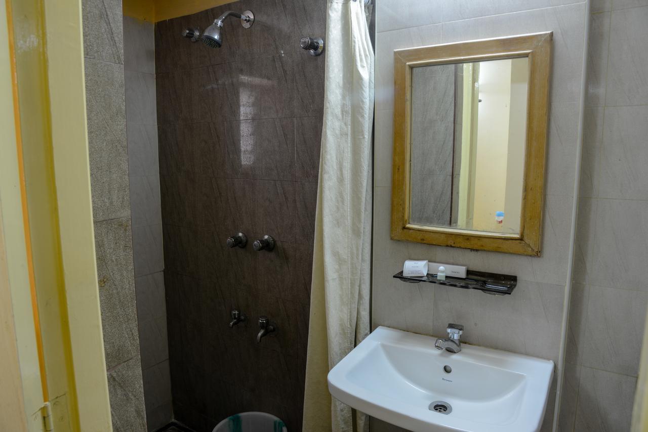 Oyo 14933 Rpr Residency Hotel เชนไน ภายนอก รูปภาพ
